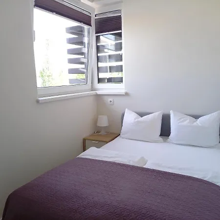 Apartament Pod Debowcem 别尔斯克-比亚拉